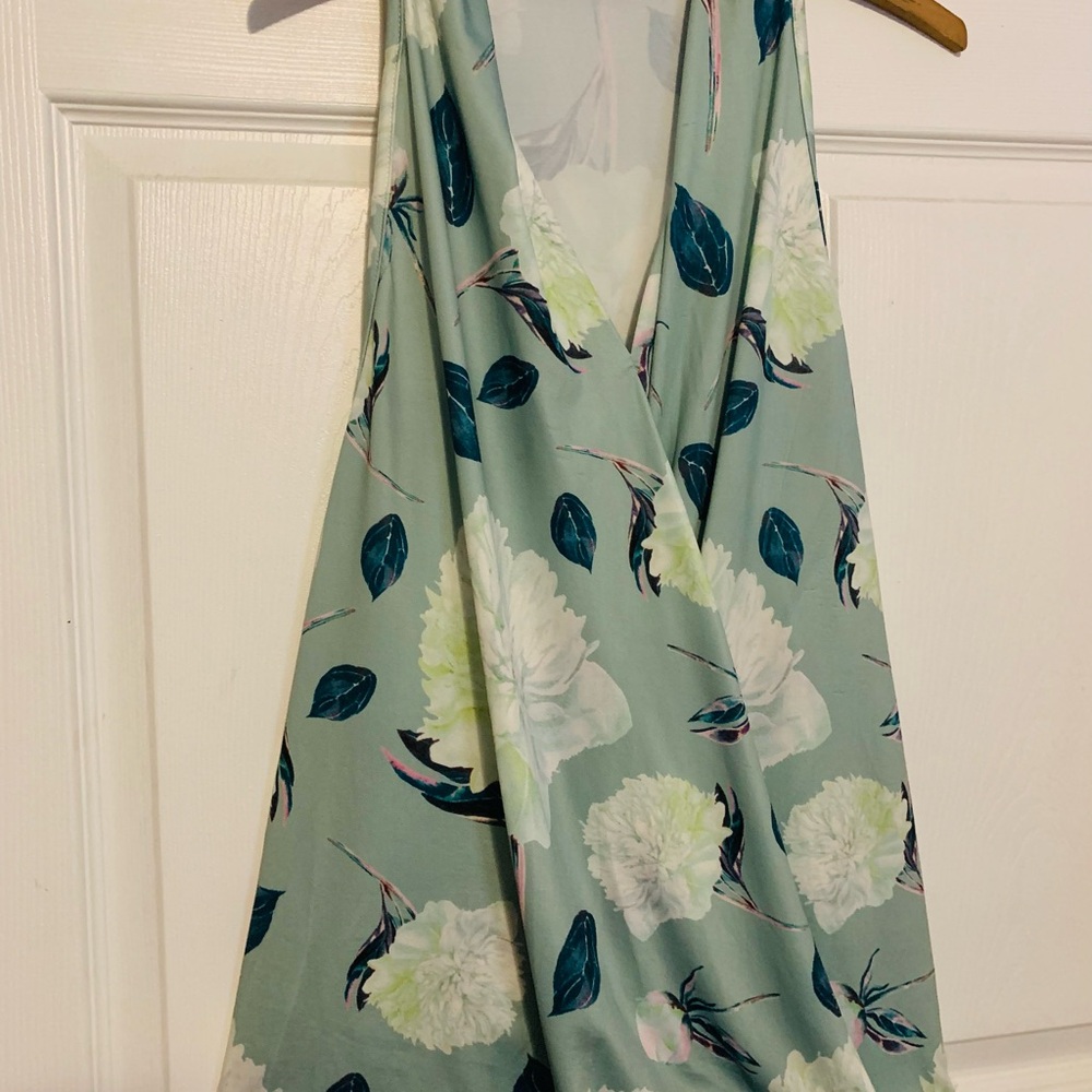 LoveU.Dear Floral Wrap Top Sz 1X